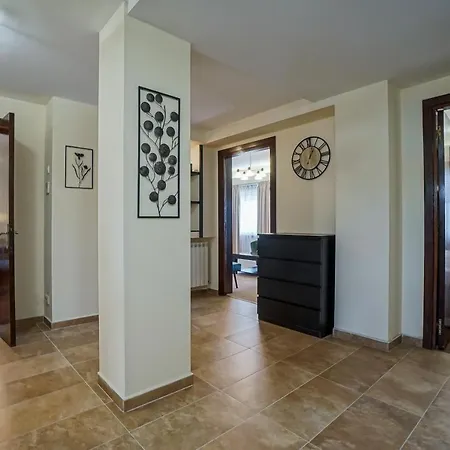 Lovely - 3 Bdr. Serviced Apartment In Old Town Bucharest Exterior photo