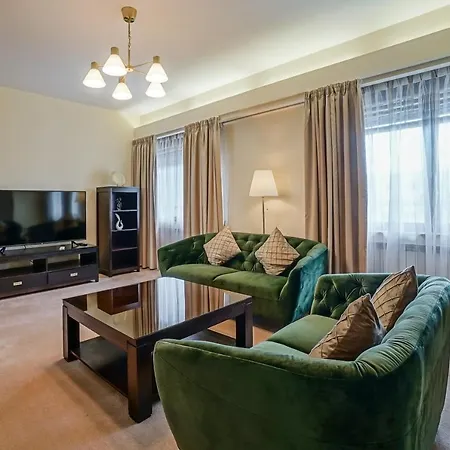 Lovely - 3 Bdr. Serviced Apartment In Old Town Bucharest Exterior photo