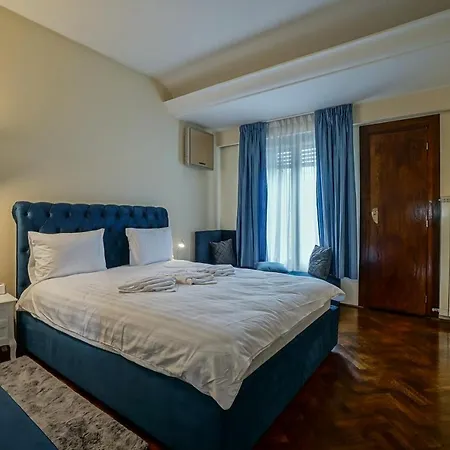 Lovely - 3 Bdr. Serviced Apartment In Old Town Bucharest Exterior photo