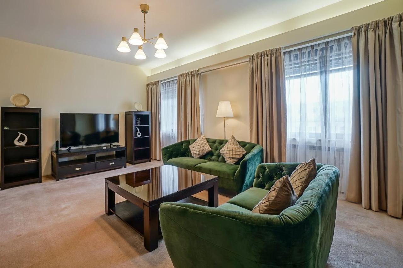 Apartment Lovely - 3 Bdr. Serviced In Old Town *