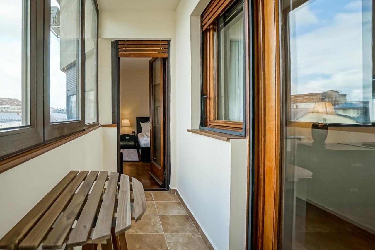 Lovely - 3 Bdr. Serviced In Old Town * בוקרשט