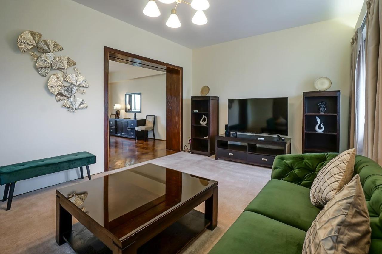 Lovely - 3 Bdr. Serviced In Old Town Bucharest
